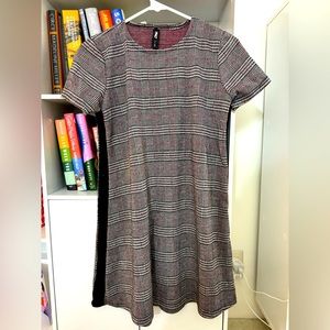 Straight from Argentina! 47 Street midi short-sleeve dress